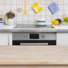 廚房背景下的服裝選擇 安全與實(shí)用并重的智慧